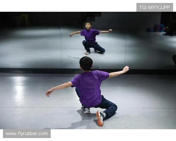 武汉街舞队的逆袭之旅：从街头到舞台的奋斗与荣耀记录