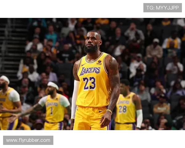 湖人对阵爵士精彩解说回顾赛场瞬间与战术分析全记录