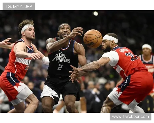 热火与公牛季后赛第三场激战回顾球员表现与战术分析全景呈现 热火与公牛季后赛第三场激战回顾球员表现与战术分析全景呈现