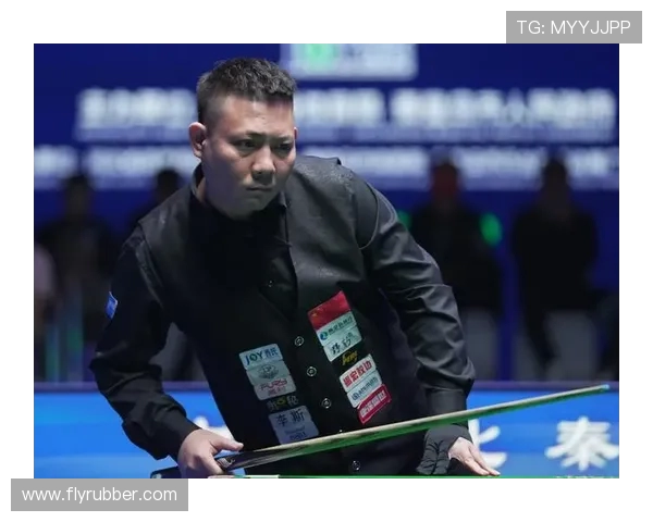 郑宇伯在国际赛场上挑战外国选手展现中国力量与技术之巅峰对决 郑宇伯在国际赛场上挑战外国选手展现中国力量与技术之巅峰对决