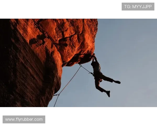 重庆攀岩队的团队协作探索与实践：攀登高峰的团结力量